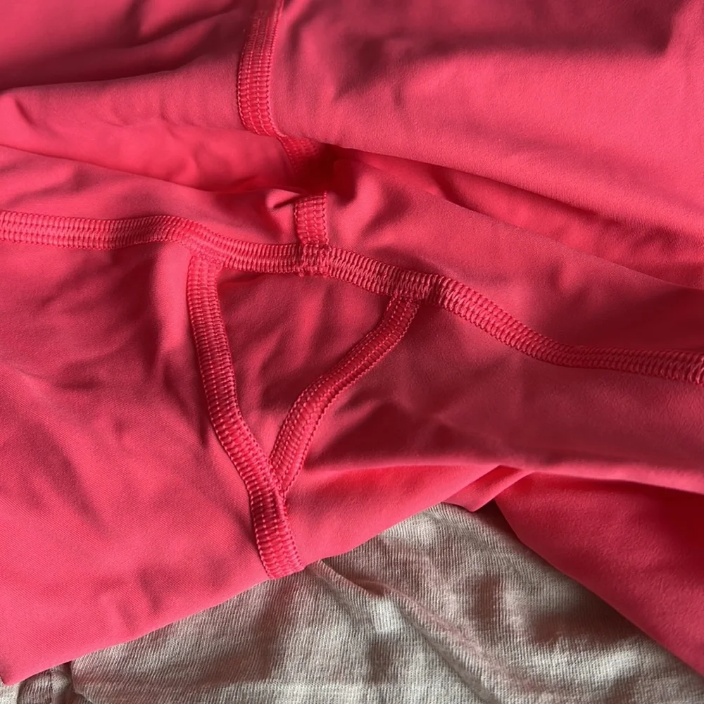 Lululemon On Pace Crop Glossy Hot Pink 6 - Picture 6 of 7